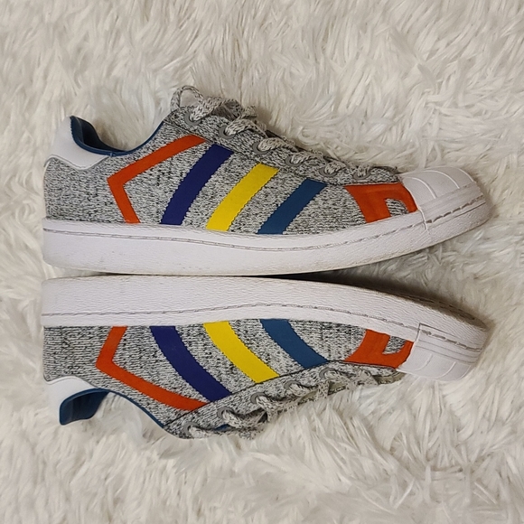 SOLD Adidas Superstar Boost 6 mens, 8 womens - Picture 6 of 8